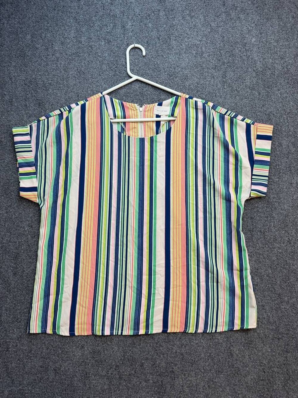 Mello Day Womens M Multicolor Striped Short Sleeve Blouse Back Zip Cutout